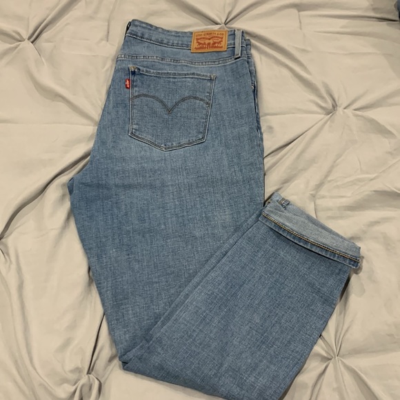 Levi’s 711 Skinny Distressed Jeans - Picture 3 of 6